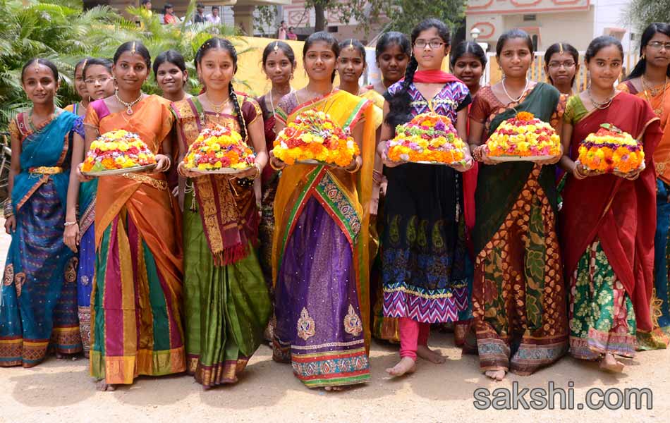 Bathukamma celebrations started at hyderabad city4