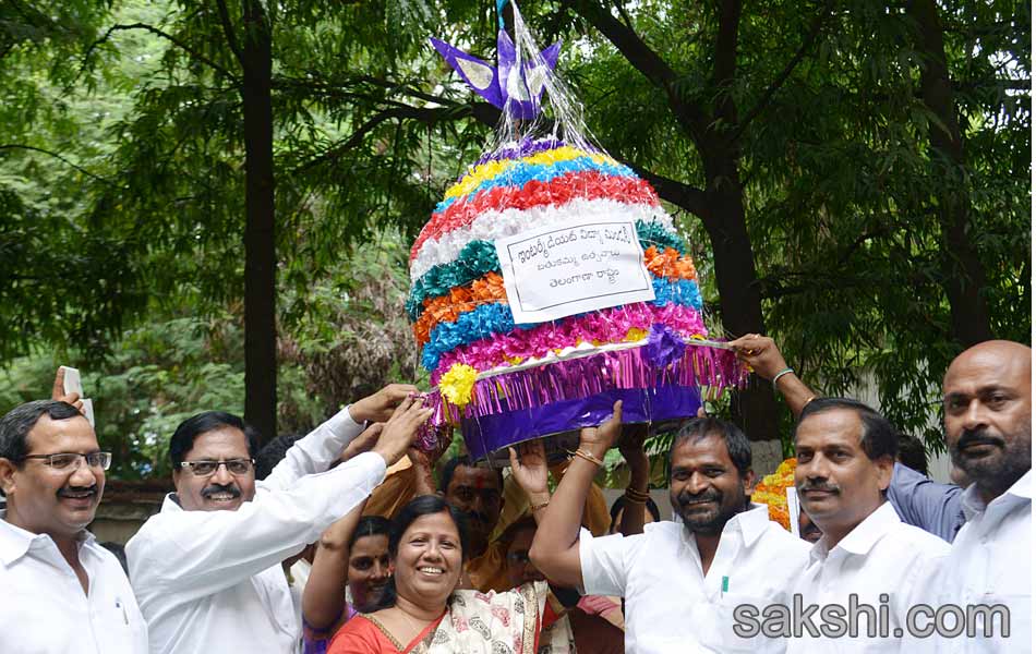 Bathukamma celebrations started at hyderabad city10