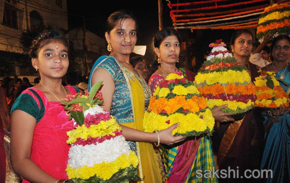 Bathukamma celebrations started at hyderabad city28