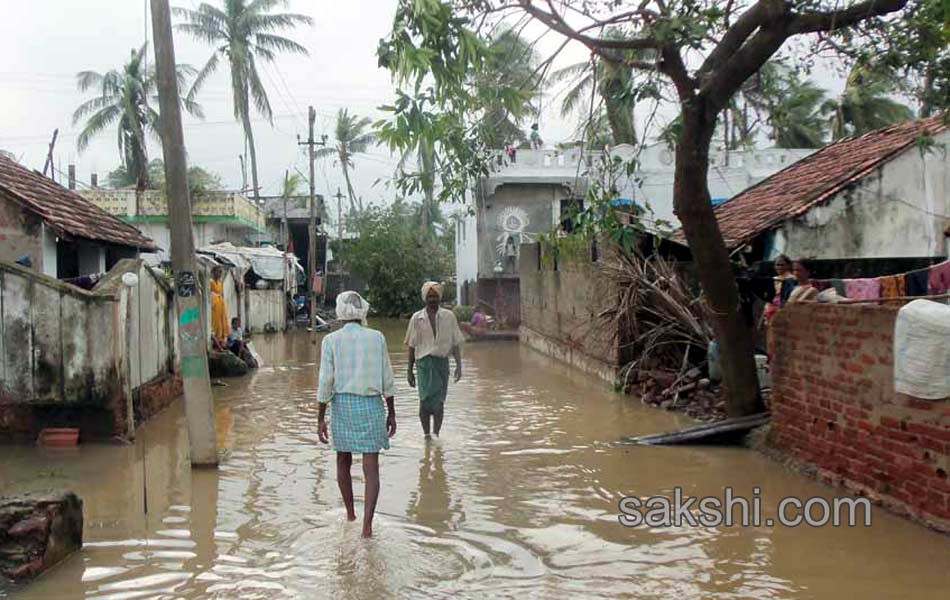 Cyclone Hudhud in Vizag - Sakshi22