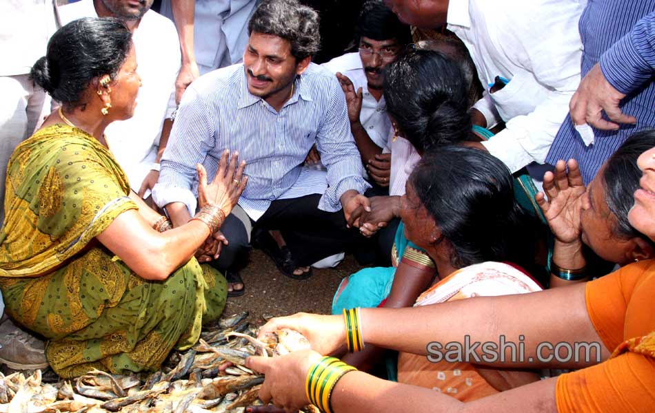 Y S Jagan Mohan Reddy to tour cyclone affected areas - Sakshi2