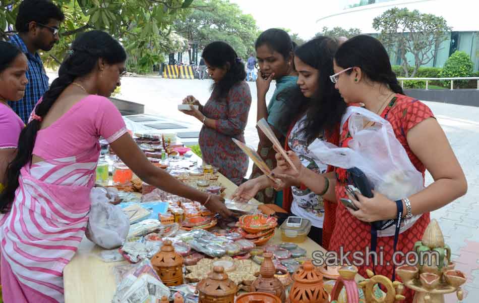 I T employes celebrate diwali festival1