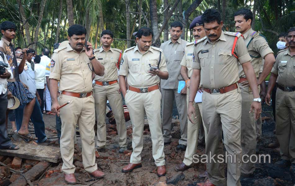 firecrackers blast in east godavari district - Sakshi9