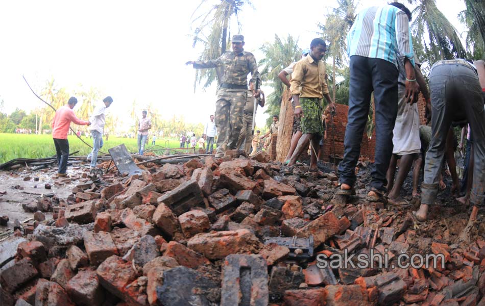 firecrackers blast in east godavari district - Sakshi15