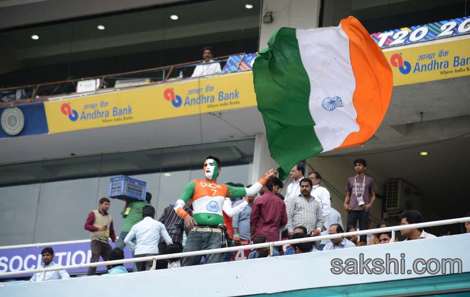 Third one day international in uppal stadium - Sakshi13