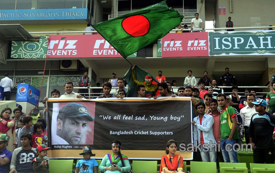 Fans and fellow athletes pay tribute to Phillip Hughes8