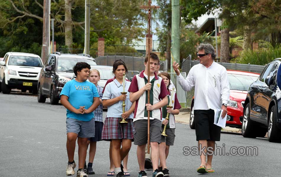 Australia Bids Farewell to Cricket Star Phillip Hughes13