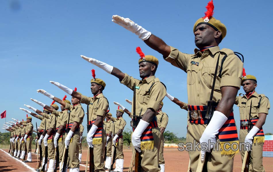 mens constable passing our parade - Sakshi5