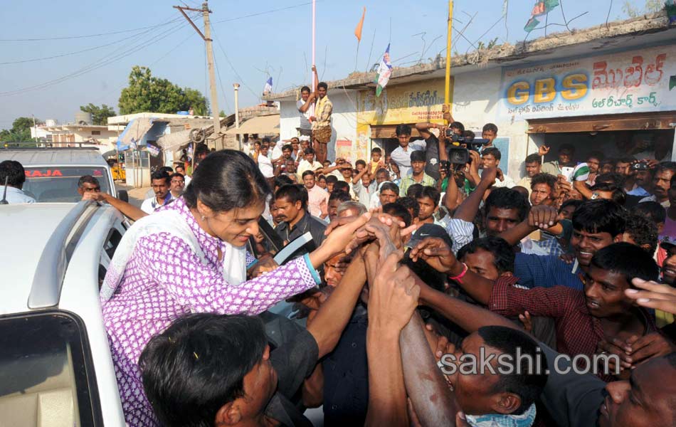 sharmila s paramarsha yatra19