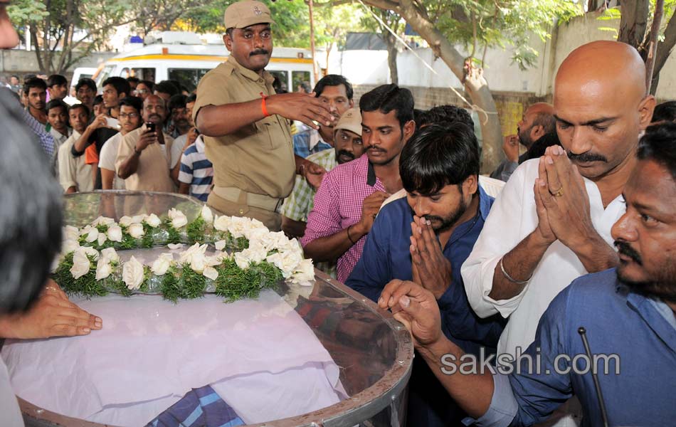 Tollywood Industry pay tributes to Music director Chakri19