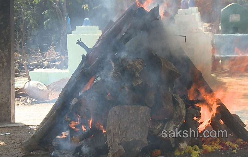 Prasad was destroyed by a full funeral - Sakshi7