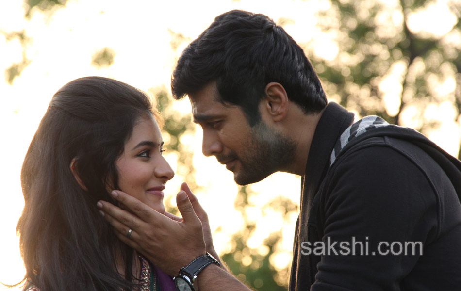 Hyderabad love stroy stills1