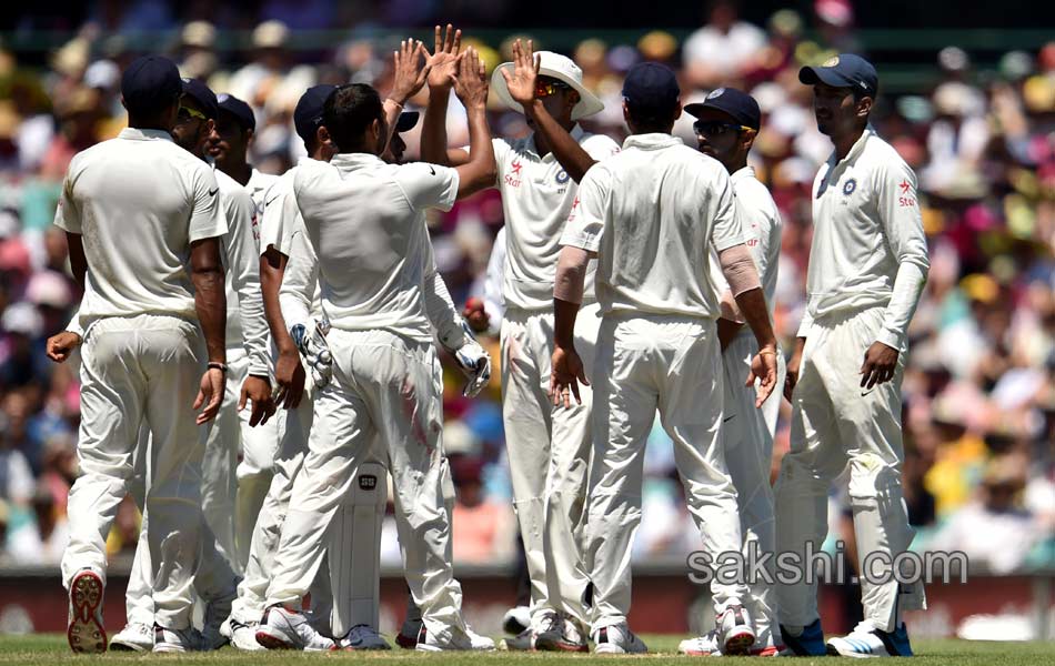 India vs Australia 4th Test Day 2 at Sydney14