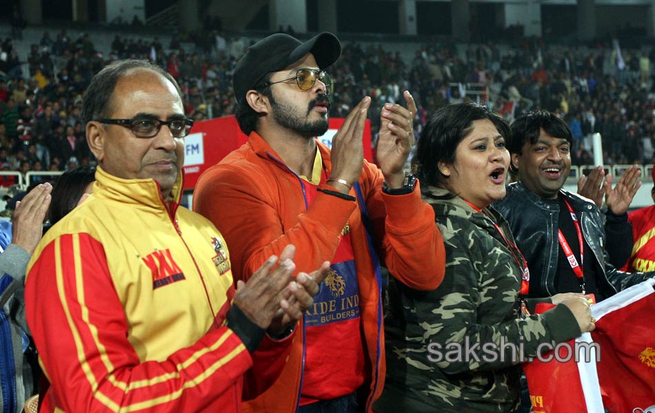 CCL 5 Bhojpuri Dabanggs Vs Telugu Warriors Match - Sakshi12