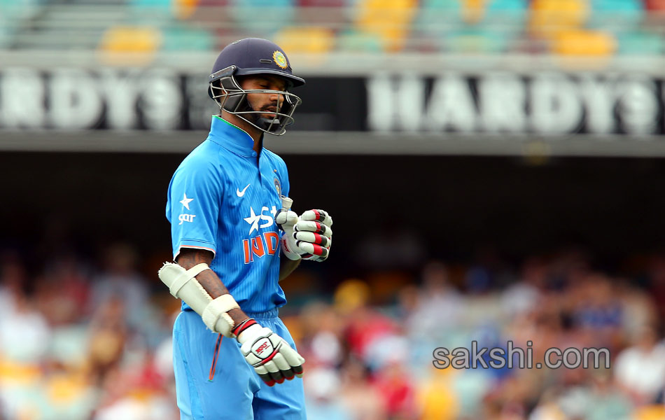 India and England in Australia Tri Series6