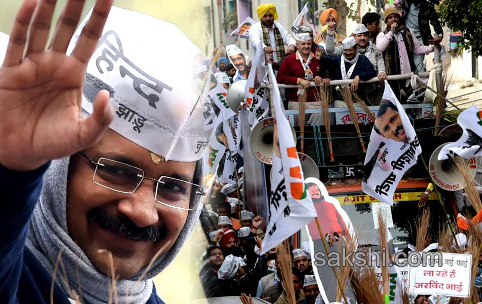 kiran bedi and kejriwal canvas in delhi1