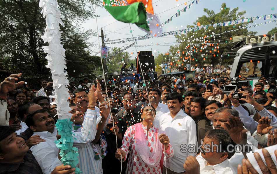 6th day of sharmila s tour in nalgonda district12