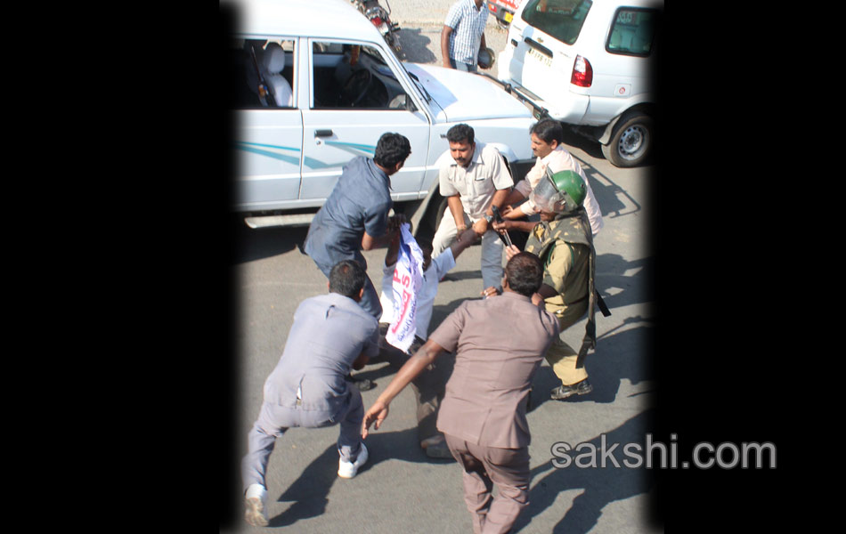 protests Chandrababu Warangal tour - Sakshi4