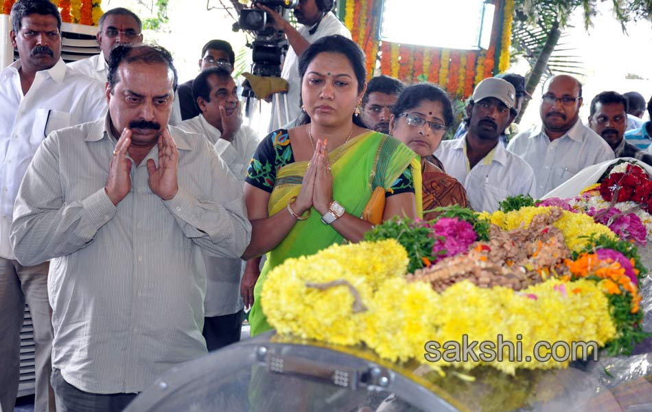 celebrities pay last respects to Dr Rama Naidu - Sakshi17