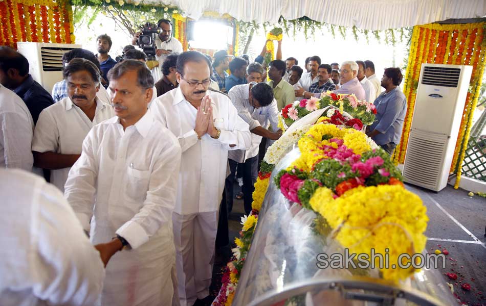 celebrities pay last respects to Dr Rama Naidu - Sakshi36