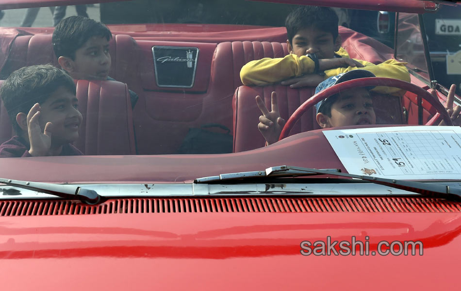 vintage car rally at delhi4