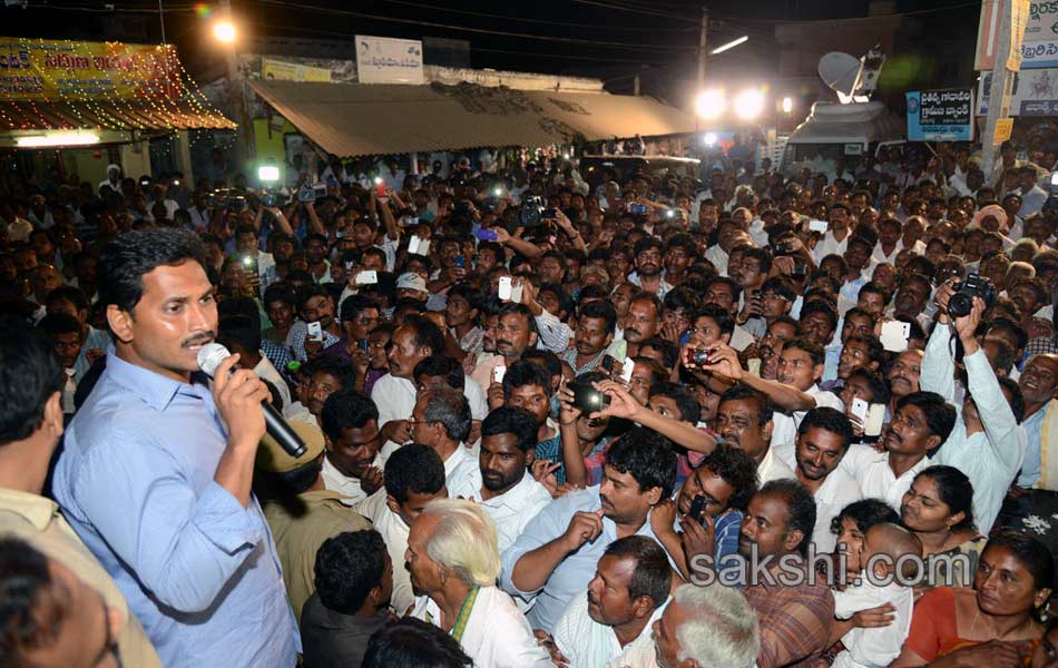 ys jagan mohan reddy visit in andrapradesh capital villages - Sakshi22