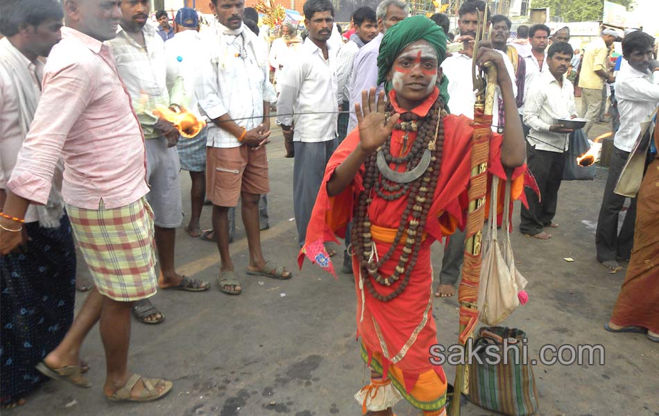 Kailasavahanampai amidst srisailamallanna - Sakshi8