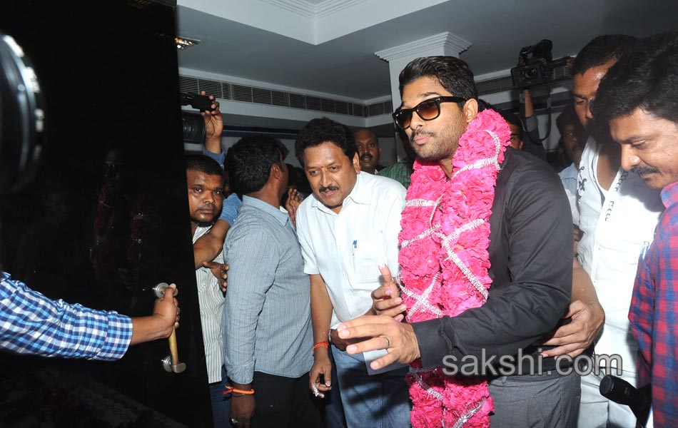 Allu Arjun Birthday celebrations 20157