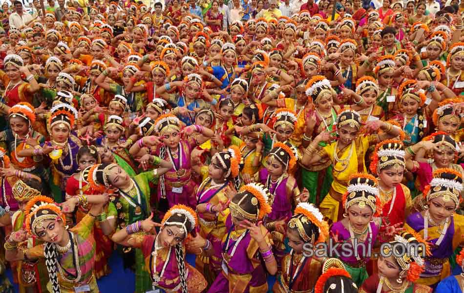 Kuchipudi Bharatanatyam folk dance performance at Bhadrachalam11