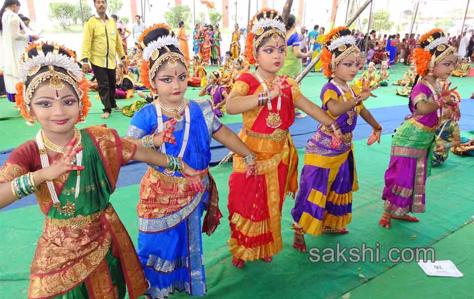 Kuchipudi Bharatanatyam folk dance performance at Bhadrachalam12