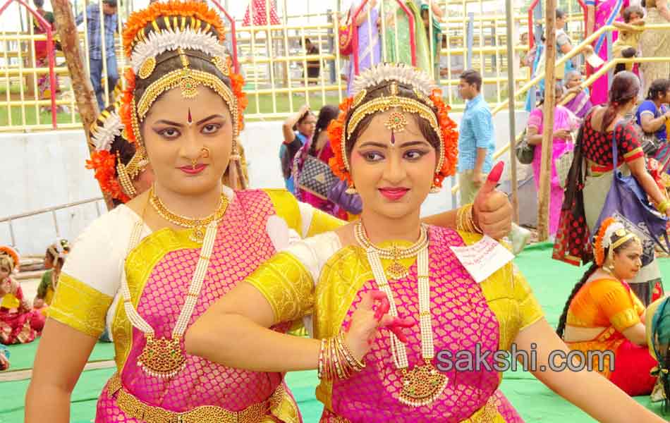 Kuchipudi Bharatanatyam folk dance performance at Bhadrachalam13