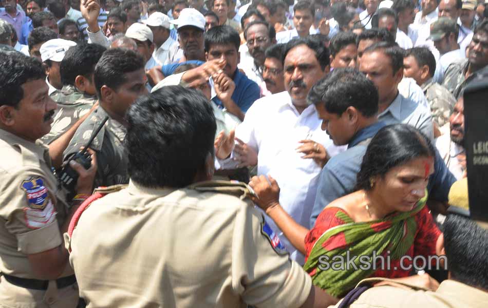 RTC strike in police lathicharge - Sakshi7