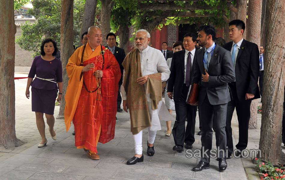 Indian Prime Minister Narendra Modi begins key China visit8