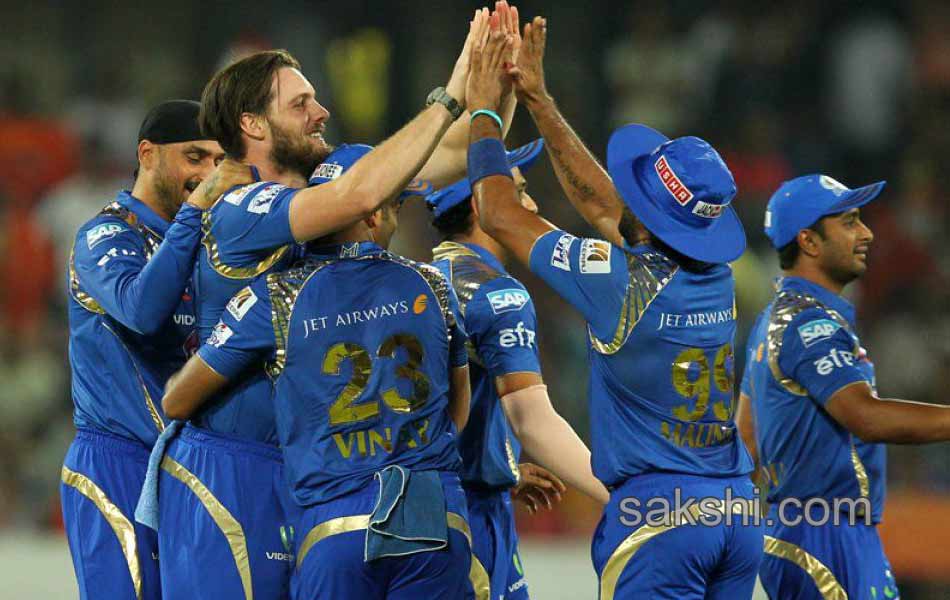 mumbai indians enters playoffs2