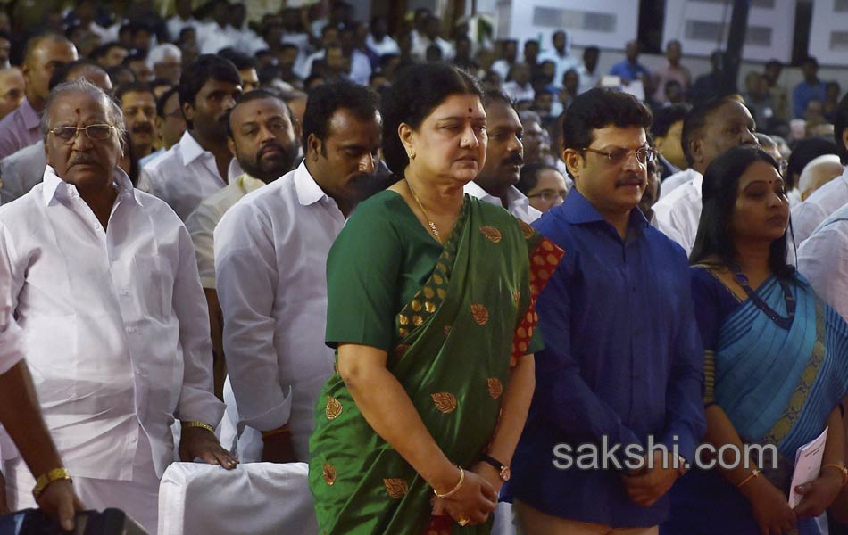 jayalalitha sworn in as chief minister for fifth time14