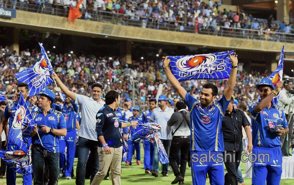 mumbai indians team celebrations2