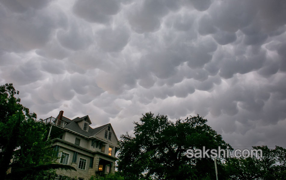 Huge rains in US - Sakshi1