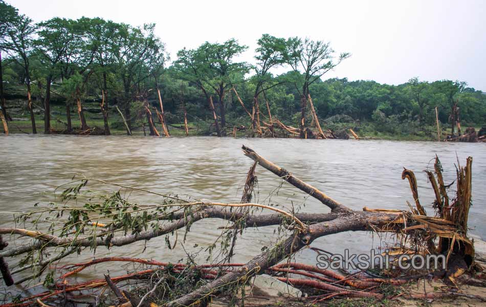 Heavy rains in America - Sakshi10