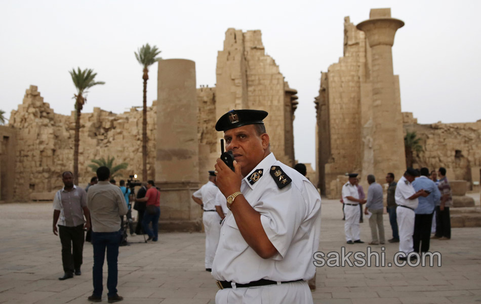 suicide attack near egyptian temple - Sakshi7