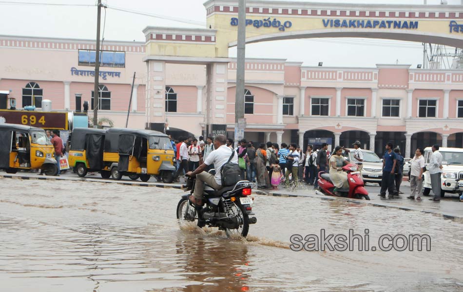 visakhapatnam rain photos6