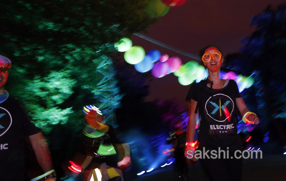 Electric run in paris - Sakshi4