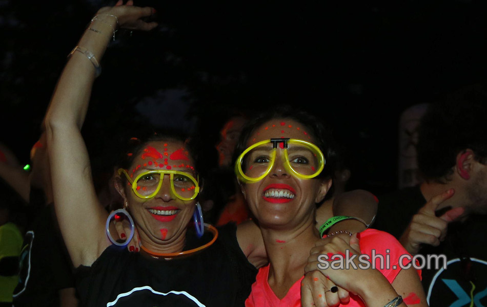 Electric run in paris - Sakshi5