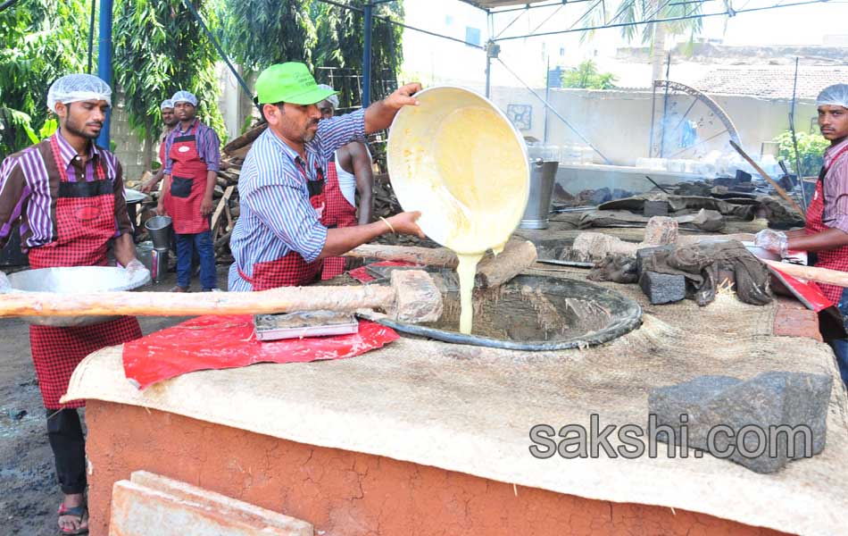 haleem in hyderabad pista house - Sakshi13