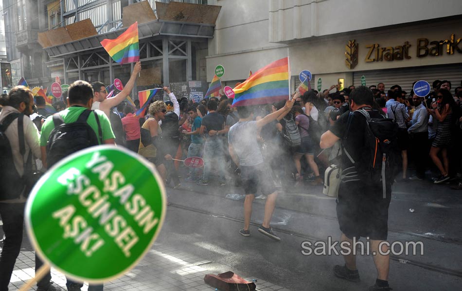 Police fire tear gas to break gay pride parade in Turkey - Sakshi11