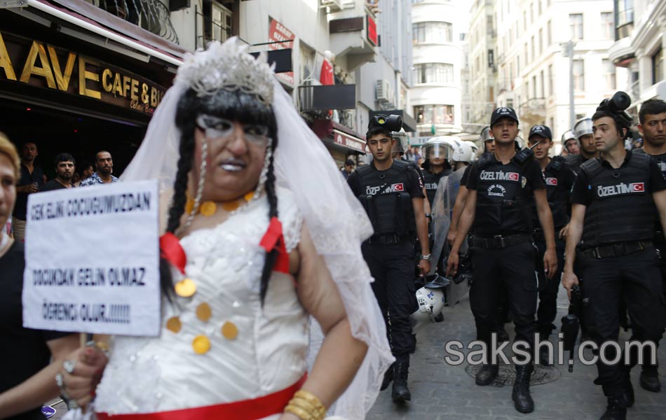 Police fire tear gas to break gay pride parade in Turkey - Sakshi17