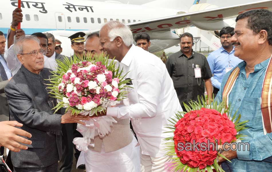 President arrives in Hyderabad - Sakshi7