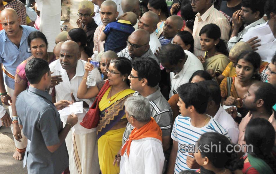 minor stampede in tirumala several injured7