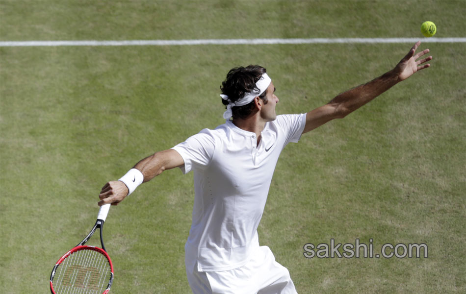 Roger Federer advances to 10th Wimbledon final10