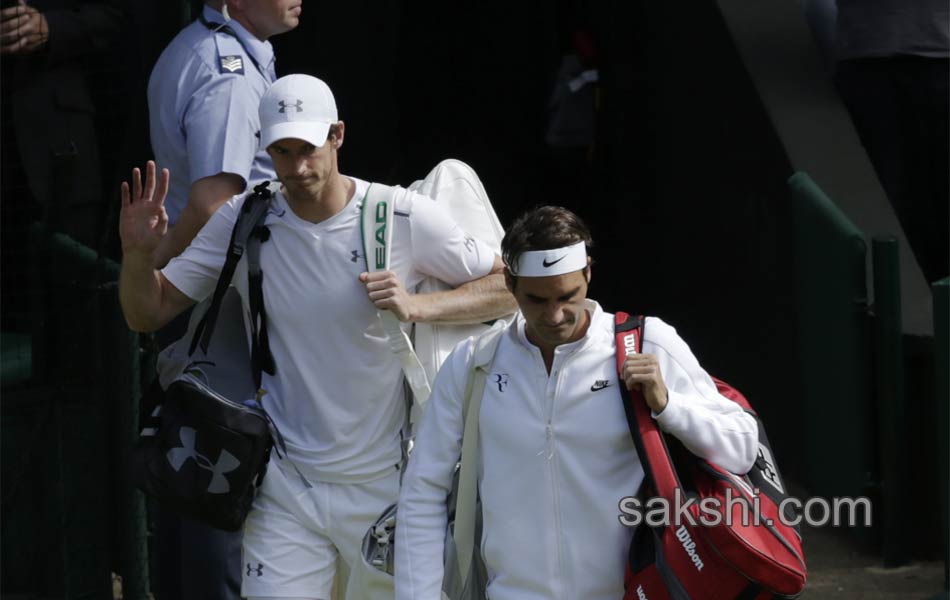 Roger Federer advances to 10th Wimbledon final12