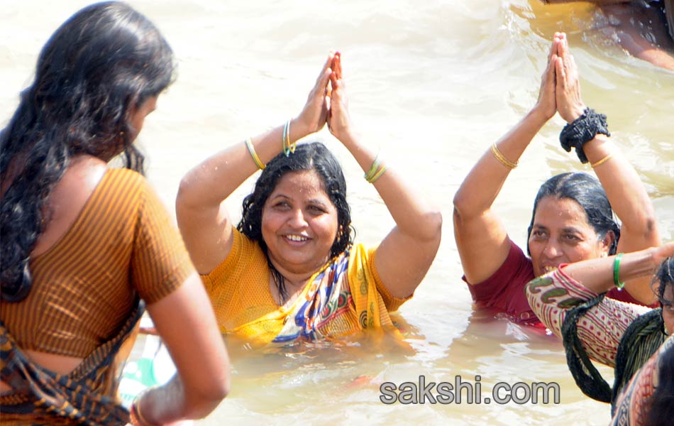 Pushkaralu 2015 Godavari Set To Consecrate Devotees - Sakshi19